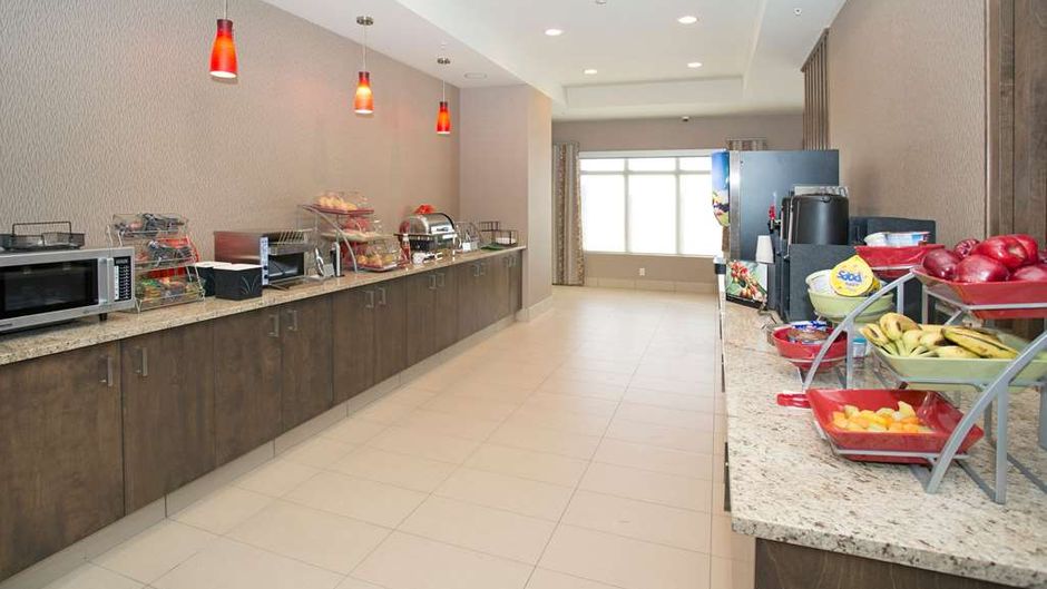 Wingate by Wyndham Calgary Airport Restaurant