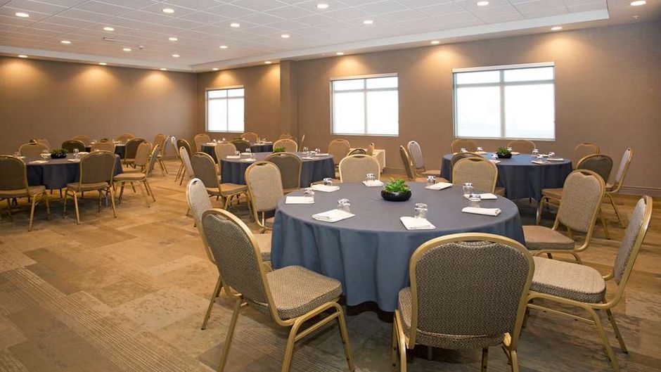Wingate by Wyndham Calgary Airport Meeting