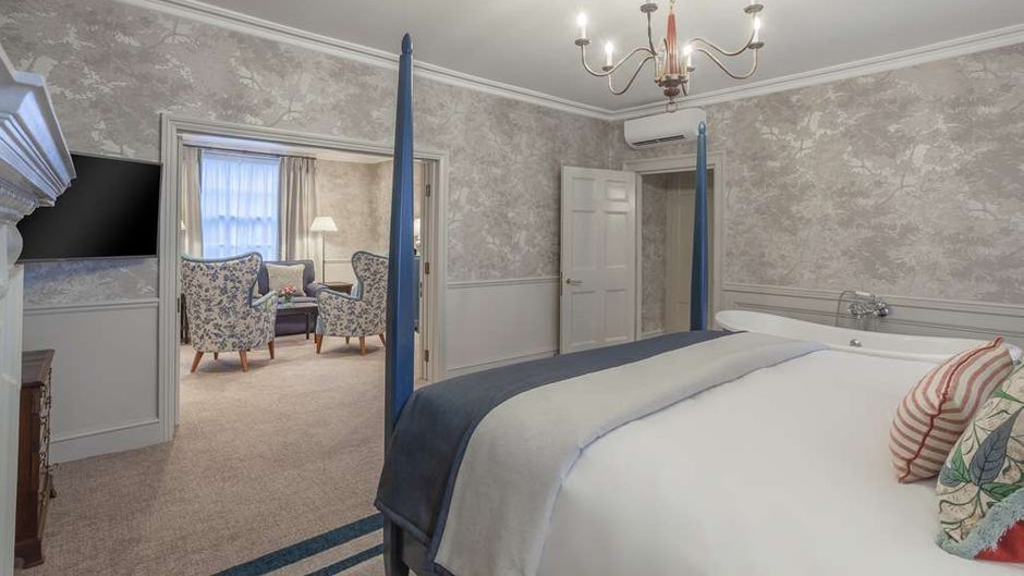 The Richmond Hill Hotel Suite