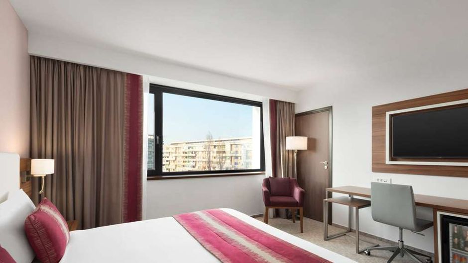 Ramada Plaza Craiova Room