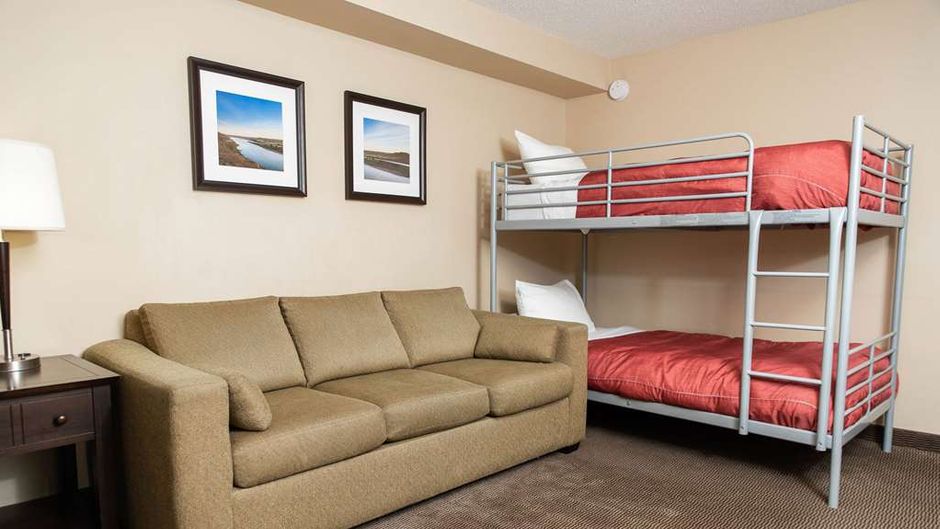 Baymont Inn & Suites Red Deer Suite