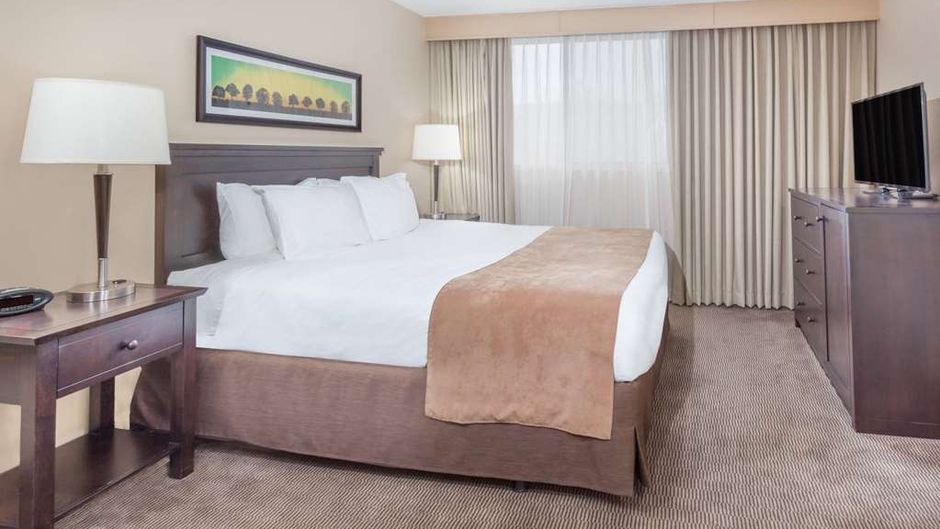 Baymont Inn & Suites Red Deer Room