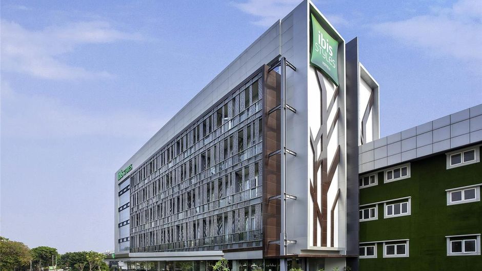 Ibis Styles Jakarta Sunter Exterior