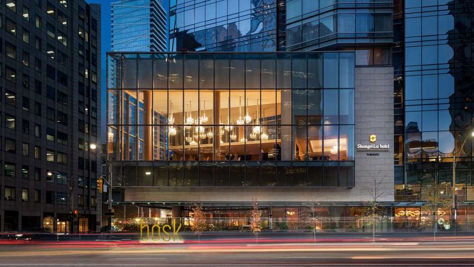 Shangri-La Hotel, Toronto Exterior