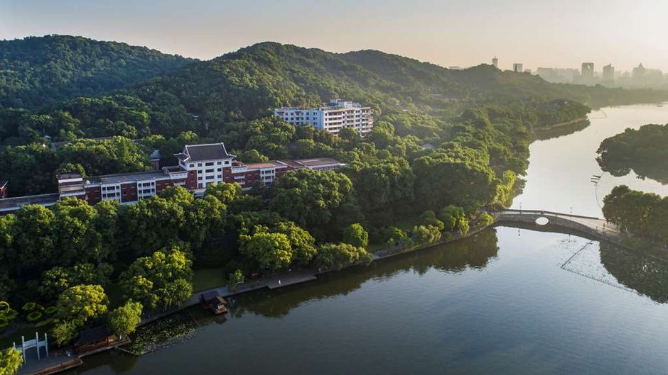 Shangri-La Hotel Hangzhou Exterior