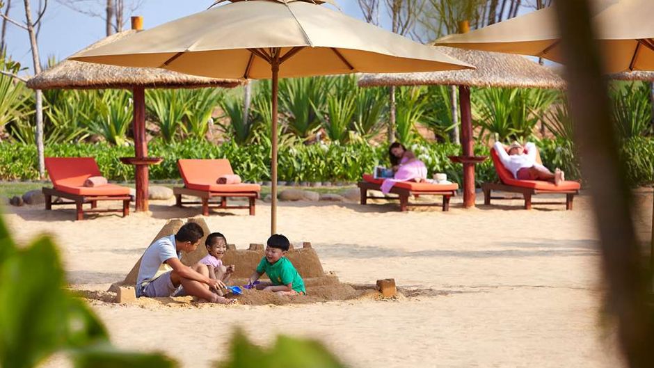 Shangri-La Sanya Resort & Spa Beach