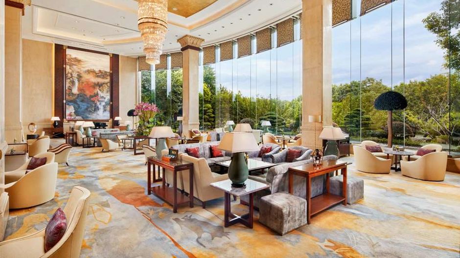Pudong Shangri-La Hotel Lobby