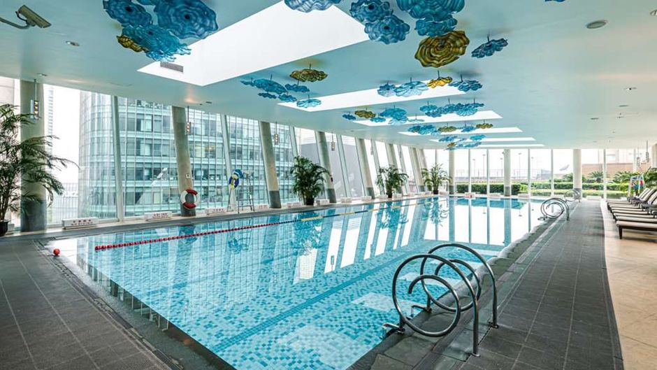 Pudong Shangri-La Hotel Pool