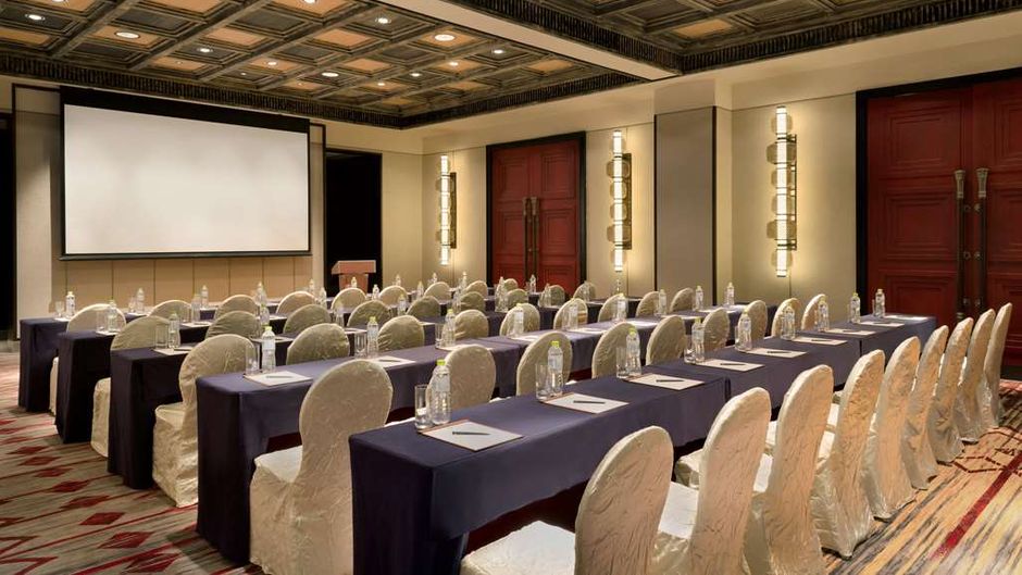 Shangri-La Resort Meeting