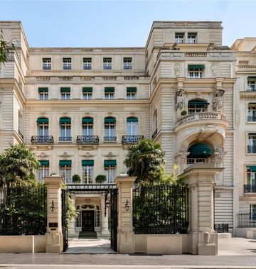 Shangri-La Hotel, Paris