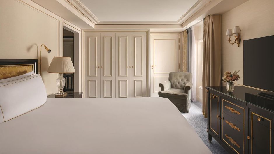 Shangri-La Hotel, Paris Room
