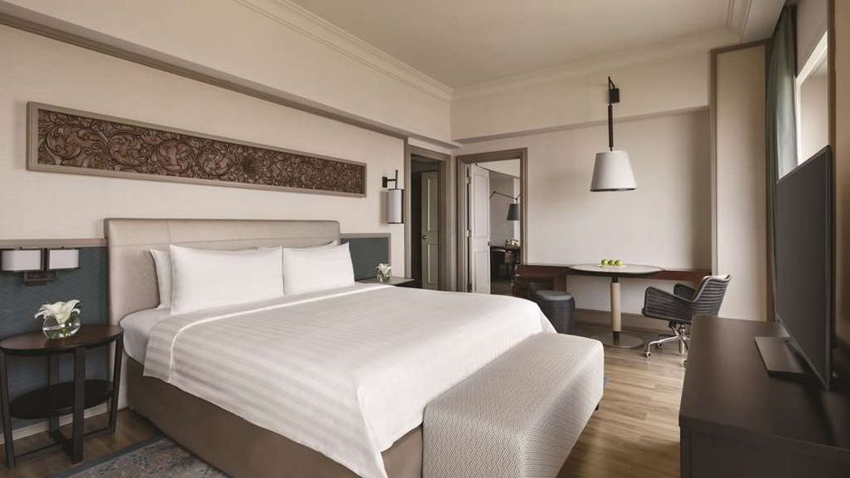Shangri-La Hotel Surabaya Room