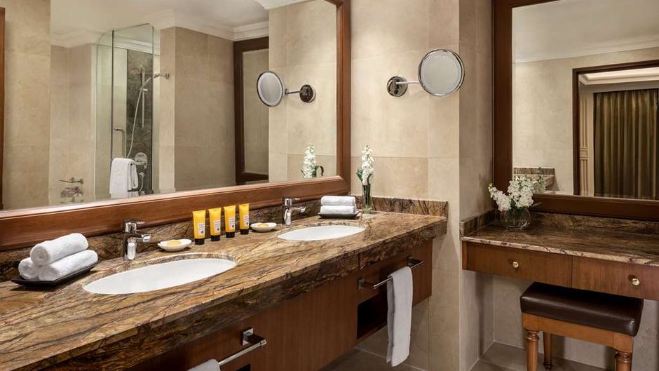 Sule Shangri-La, Yangon Suite