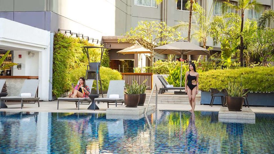Makati Shangri-La Hotel Pool