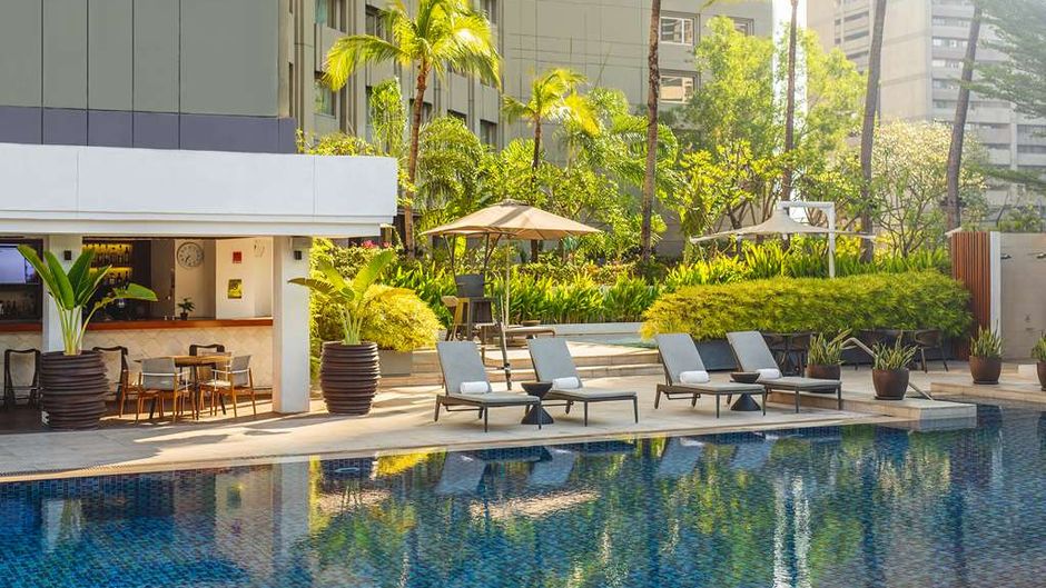Makati Shangri-La Hotel Pool