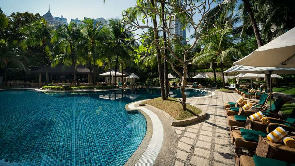 Edsa Shangri-La, Manila Pool
