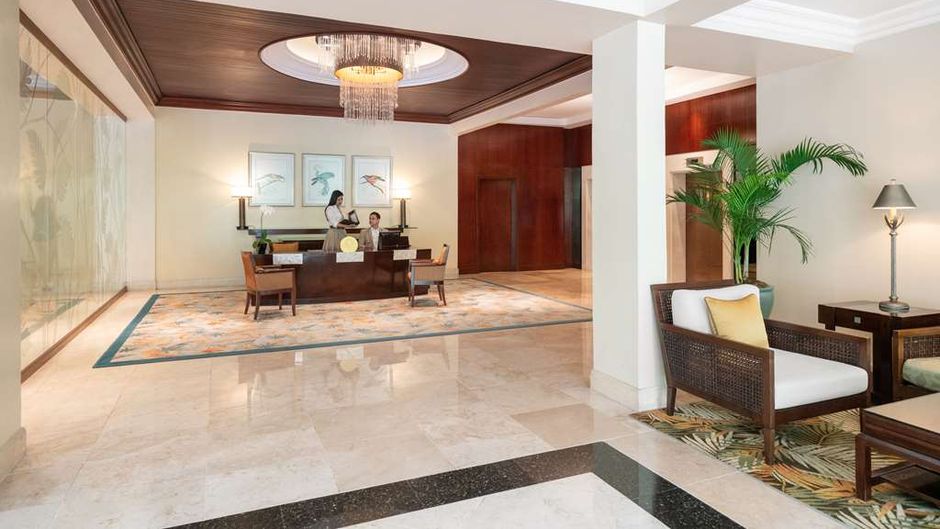 Edsa Shangri-La, Manila Lobby