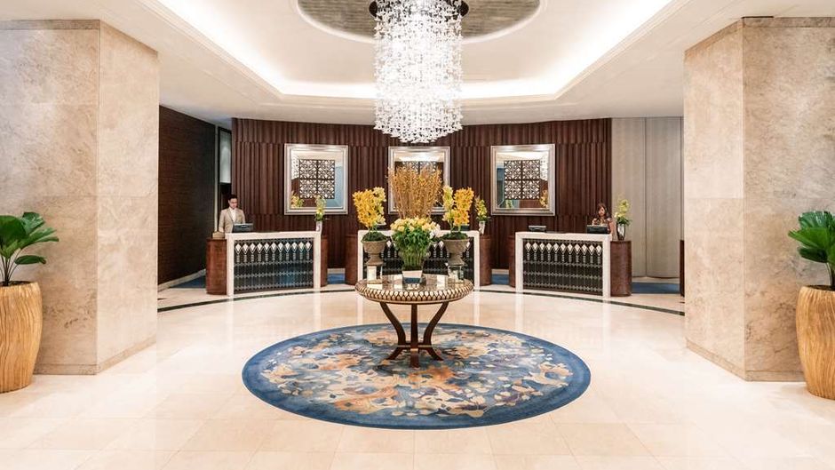 Edsa Shangri-La, Manila Lobby