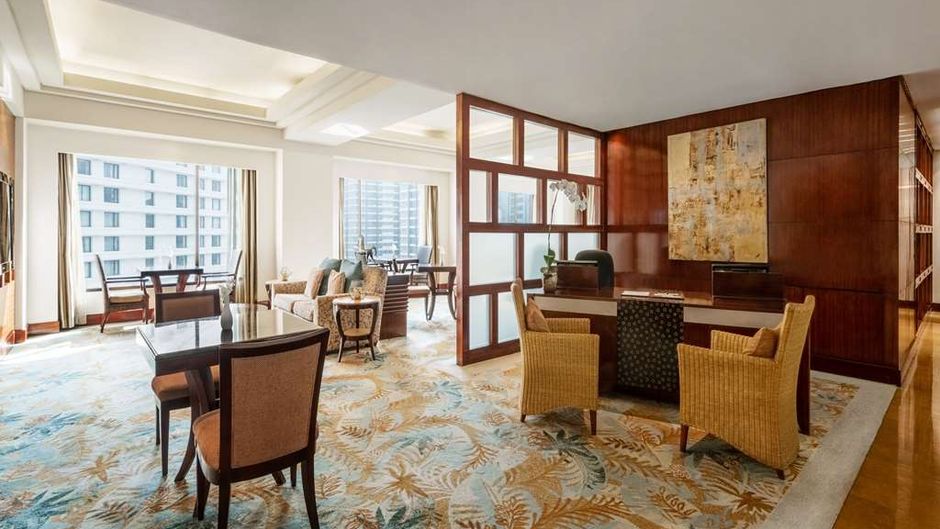 Edsa Shangri-La, Manila Restaurant