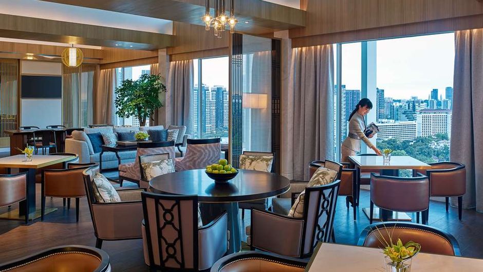 Shangri-La Hotel, Singapore Restaurant
