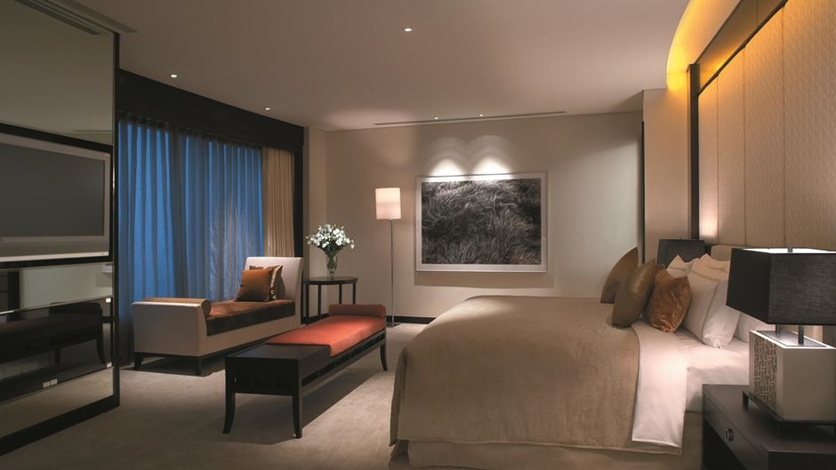Shangri-La Far Eastern Plaza Hotel Suite