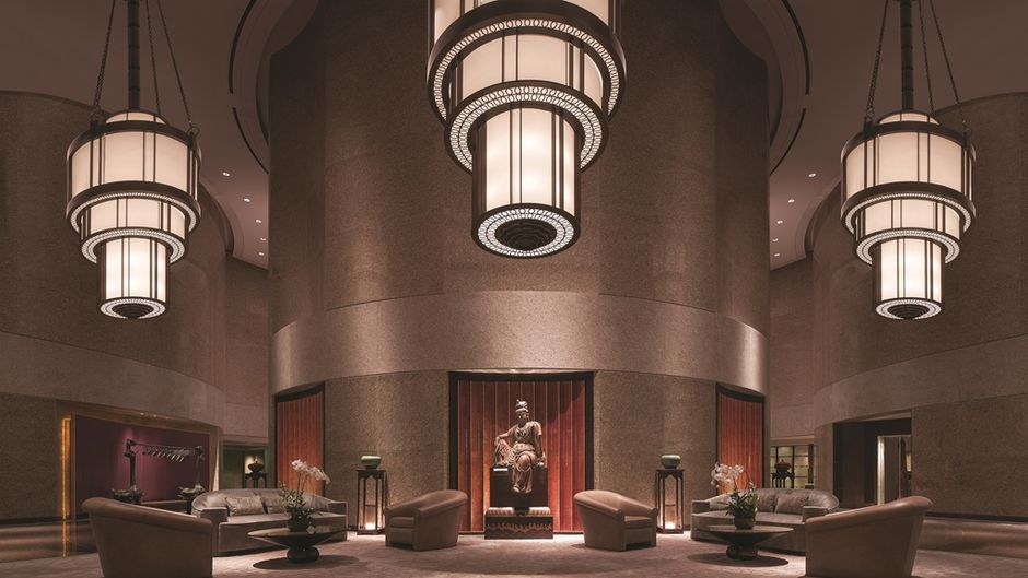 Shangri-La's Far Eastern Plaza Hotel Lobby