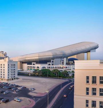 Hilton Garden Inn Dubai, Mall Avenue