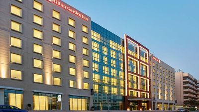 Hilton Garden Inn Dubai, Mall Avenue
