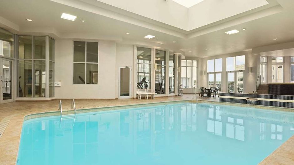 Travelodge Hotel Niagara Falls Fallsview Pool