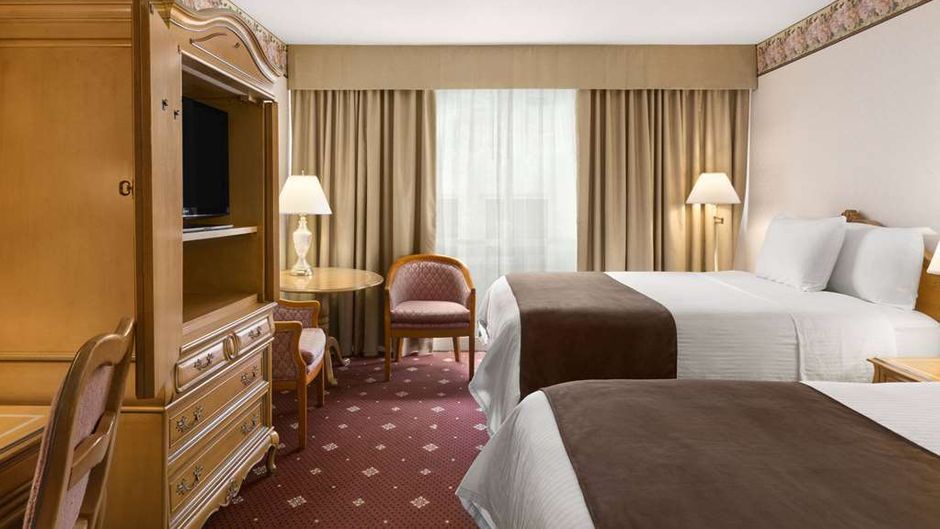Travelodge Hotel Niagara Falls Fallsview Room
