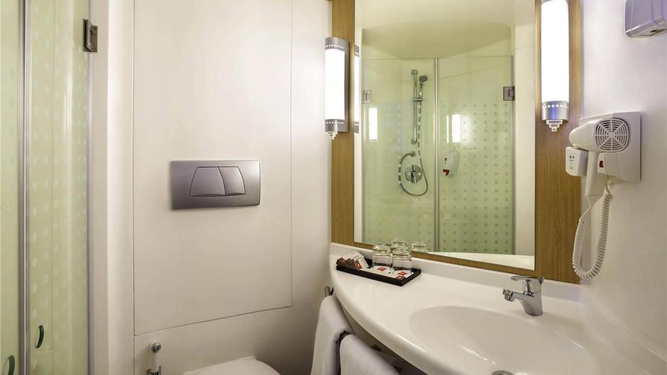 Ibis Manado City Center Blvd Hotel Room