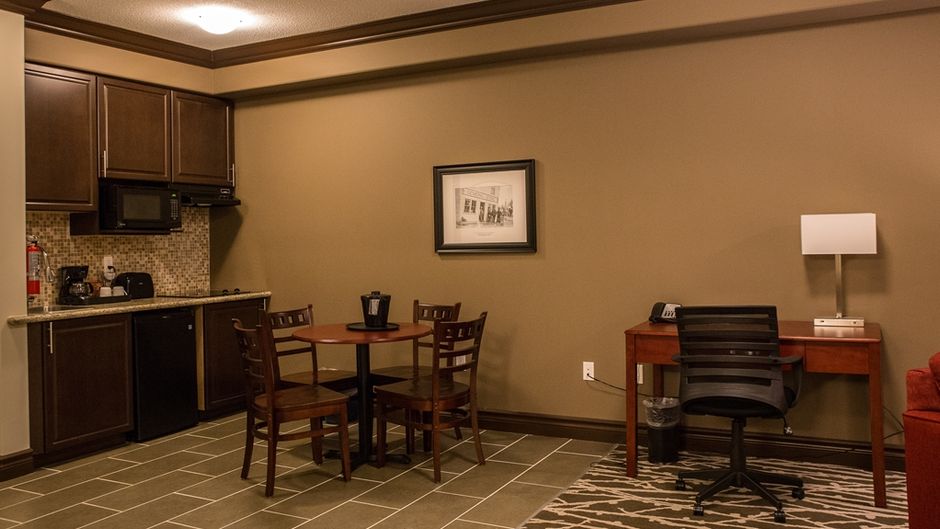 Chateau Nova Peace River Suite