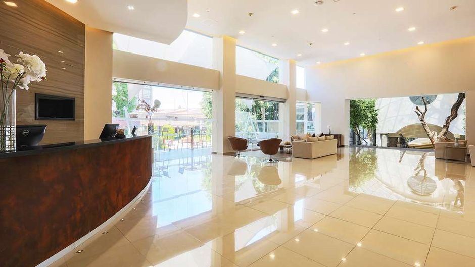 Krystal Satelite Maria Barbara Lobby