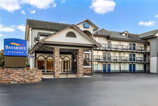 Baymont Inn & Suites Pigeon Forge