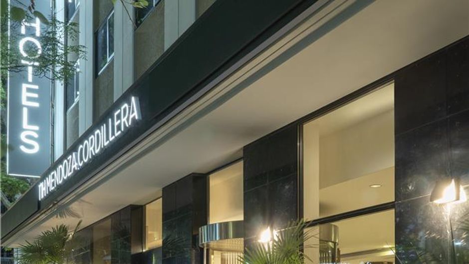 NH Mendoza Cordillera Exterior