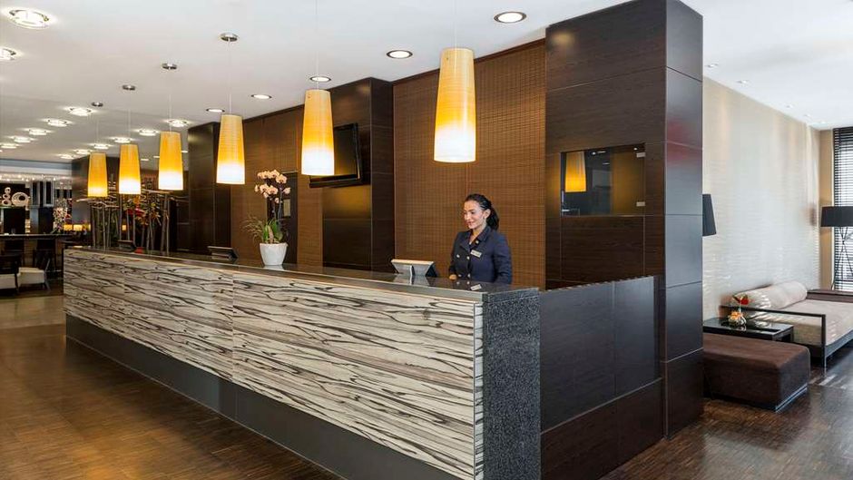 NH Danube City Lobby