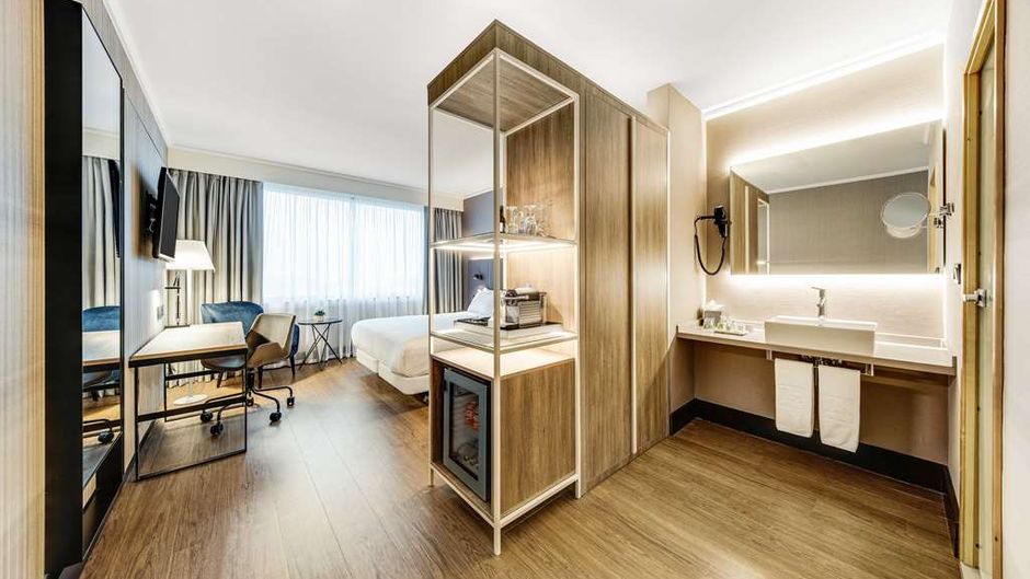 NH Brussels Airport Room