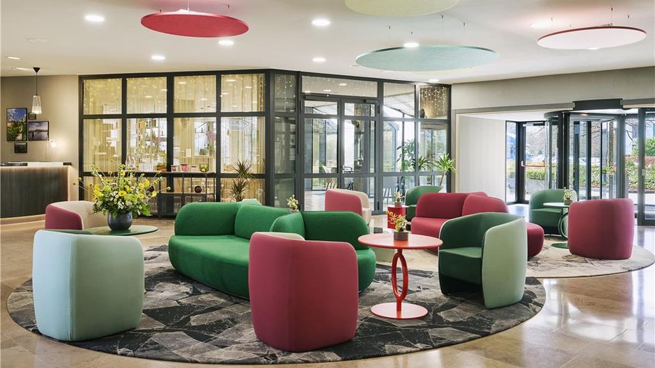NH Luxembourg Airport Lobby