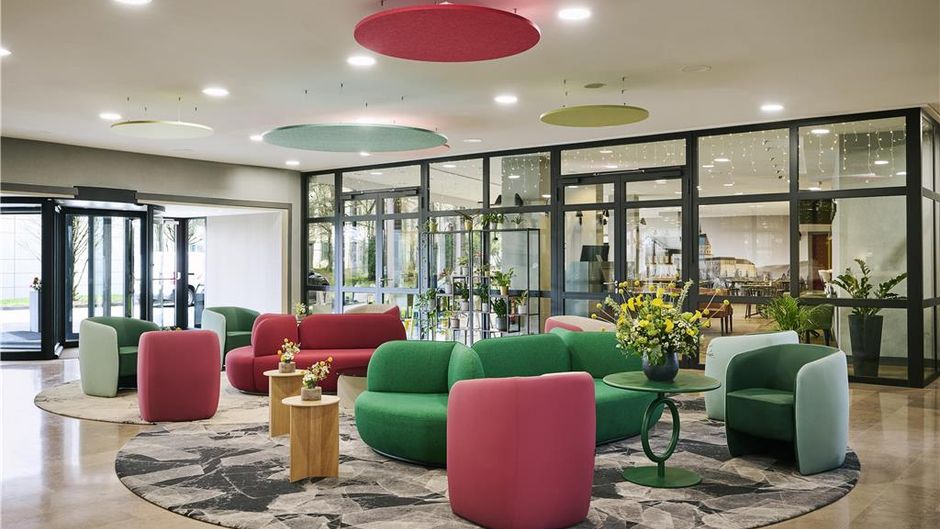 NH Luxembourg Airport Lobby