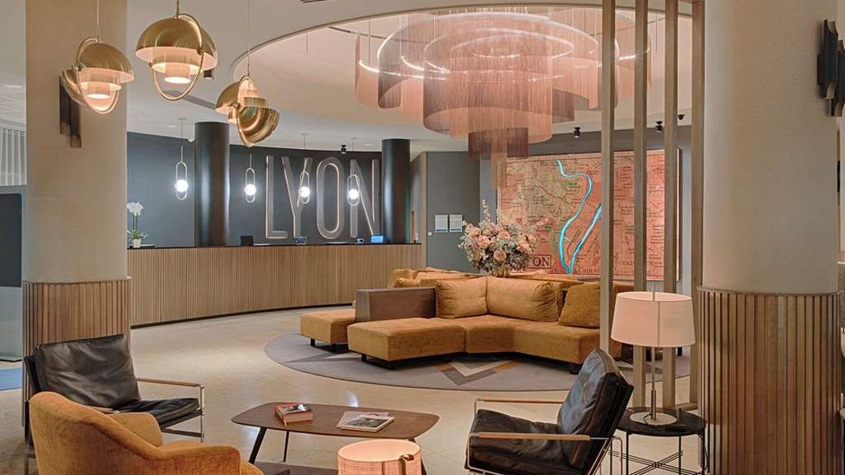 NH Lyon Airport Lobby