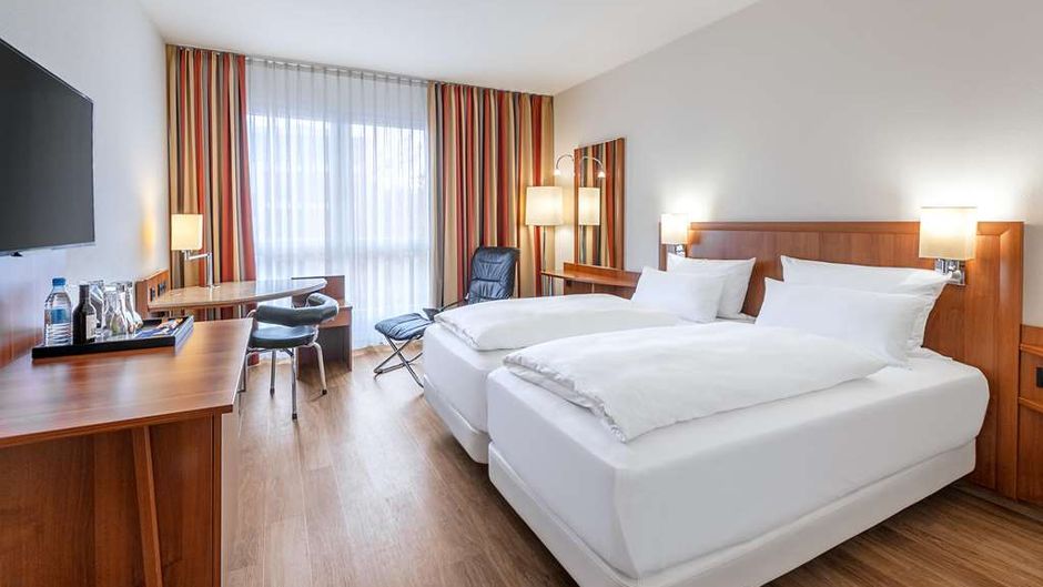 NH Munchen Ost Conference Center Room