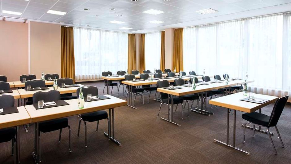 NH Dusseldorf City Meeting