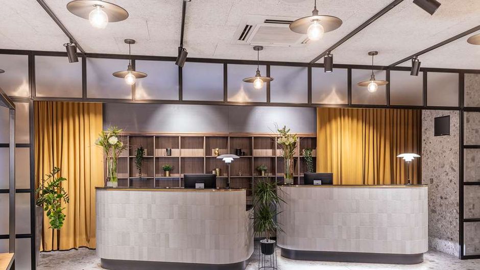 NH Hamburg Altona Lobby