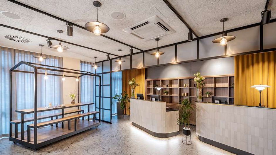 NH Hamburg Altona Lobby