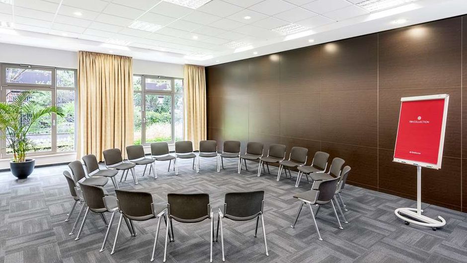 NH Collection Nuernberg City Meeting