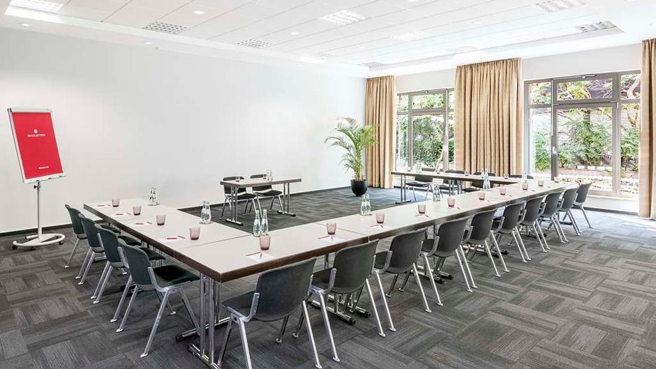 NH Collection Nuernberg City Meeting