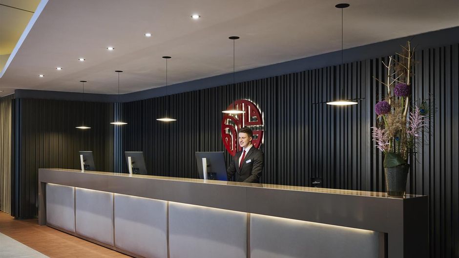 NH Collection Nuernberg City Lobby
