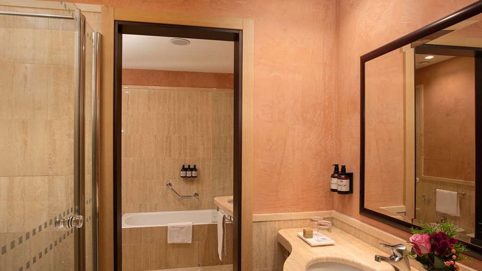 NH Bologna Villanova Suite