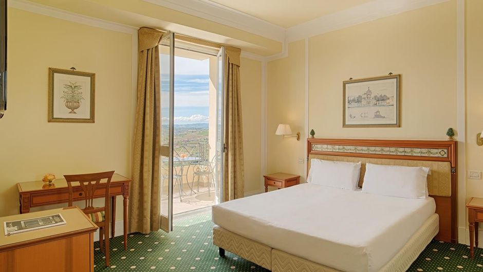 NH Caltagirone Villa San Mauro Suite