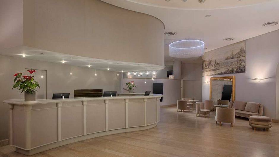 NH Genova Centro Lobby